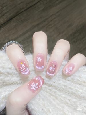 Xu hướng mẫu nail 2025