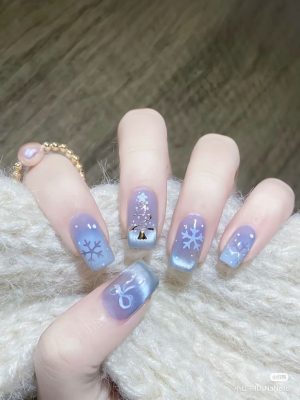 Xu hướng mẫu nail 2025