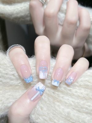 Xu hướng mẫu nail 2025